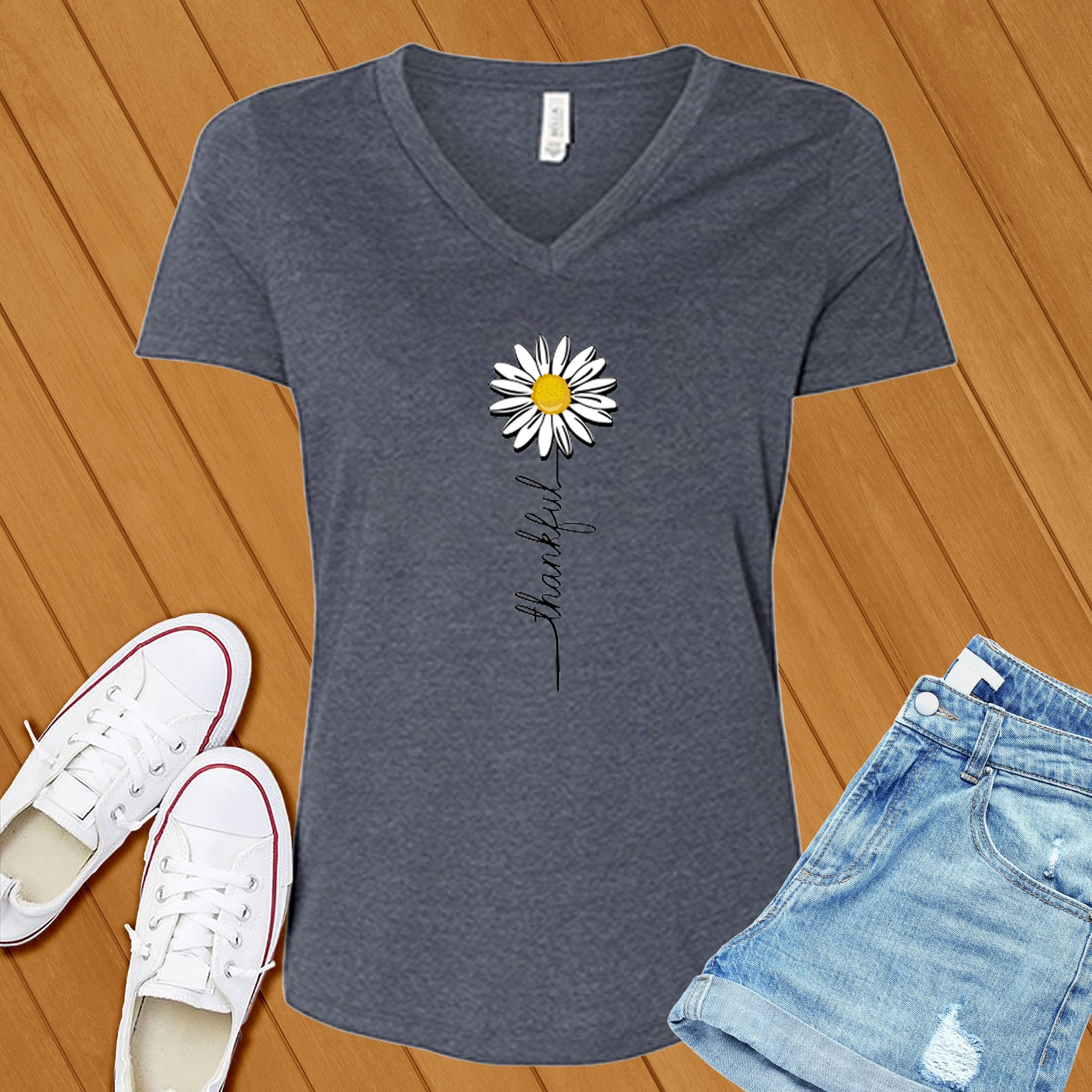 Thankful Daisy V-Neck - Love Tees